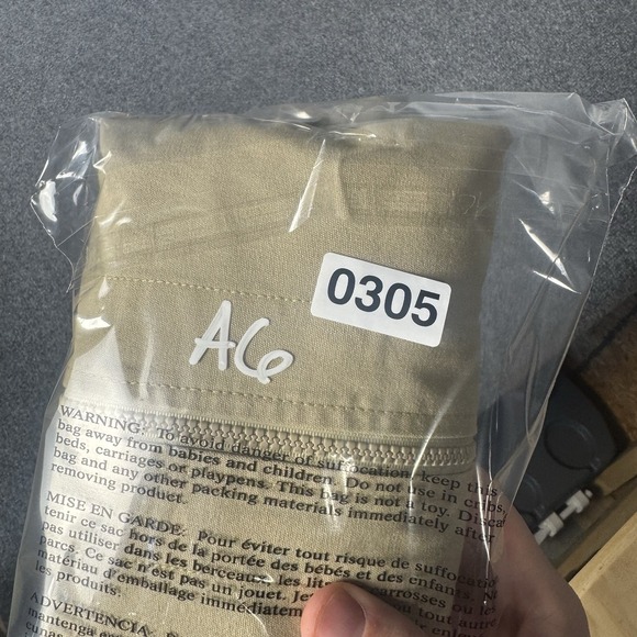 Vintage Greg Norman Full Zip Golf Vest Mens Medium Beige Tan - Picture 6 of 6